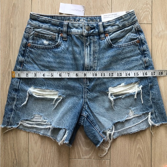 NWT American Eagle Baggy Mom Short Comfort Stretch Band Distressed Size 00 / 24 - Picture 4 of 13